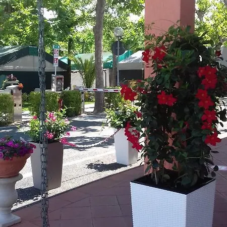 Calatella Parco Di Kamp alanı *