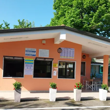 Calatella Parco Di Kamp alanı *